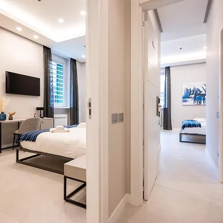 Plebiscito Luxury